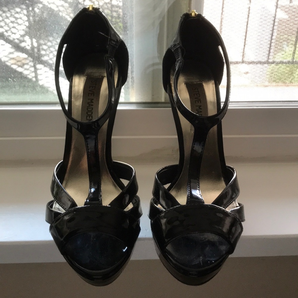 Steve Madden patent leather pumps